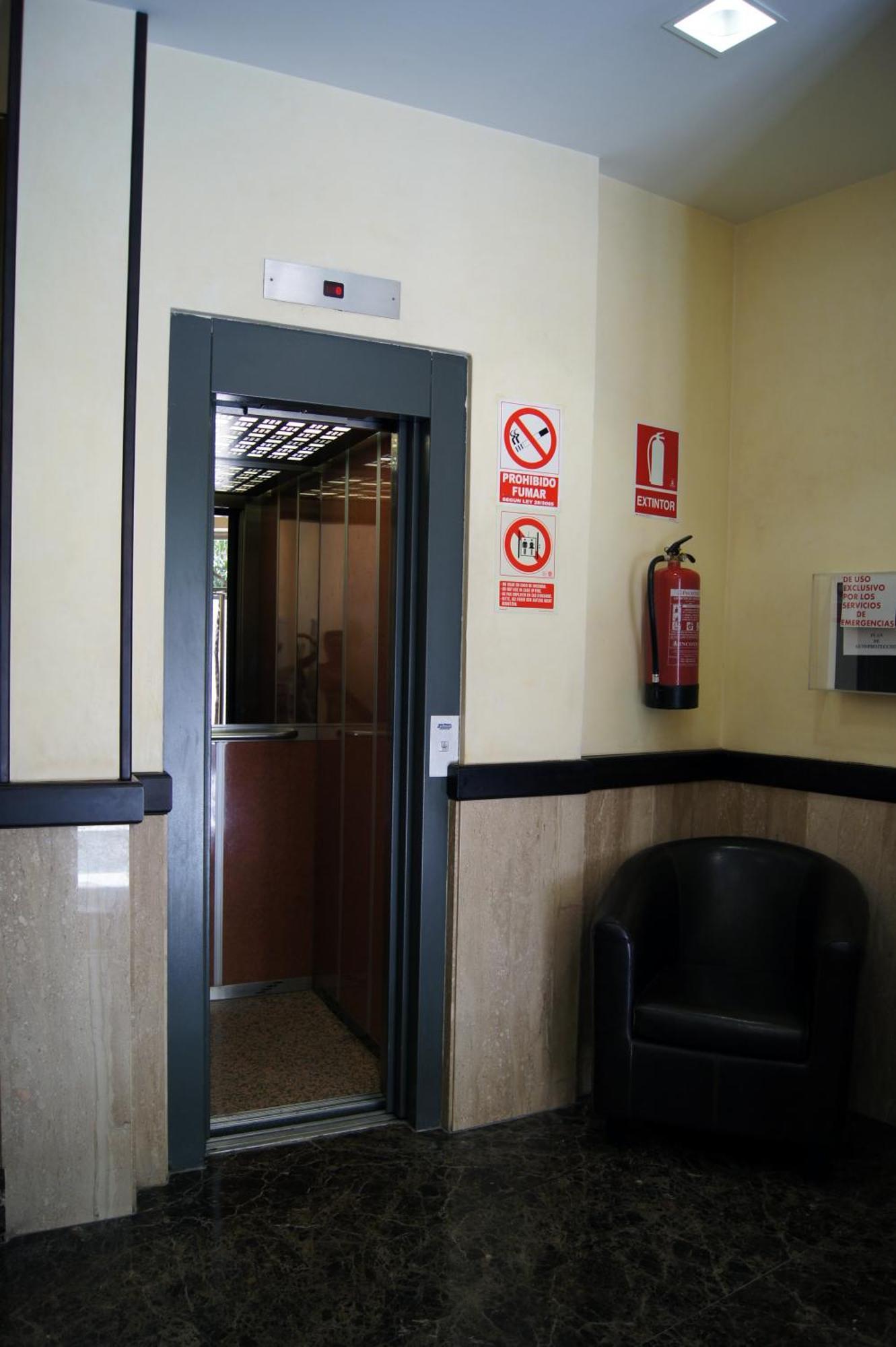 Hostal Victoria Malaga Exterior photo